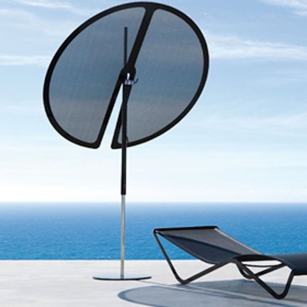 parasol design nenuphar mer bleu terrasse chaise longue transat - blog déco - clematc