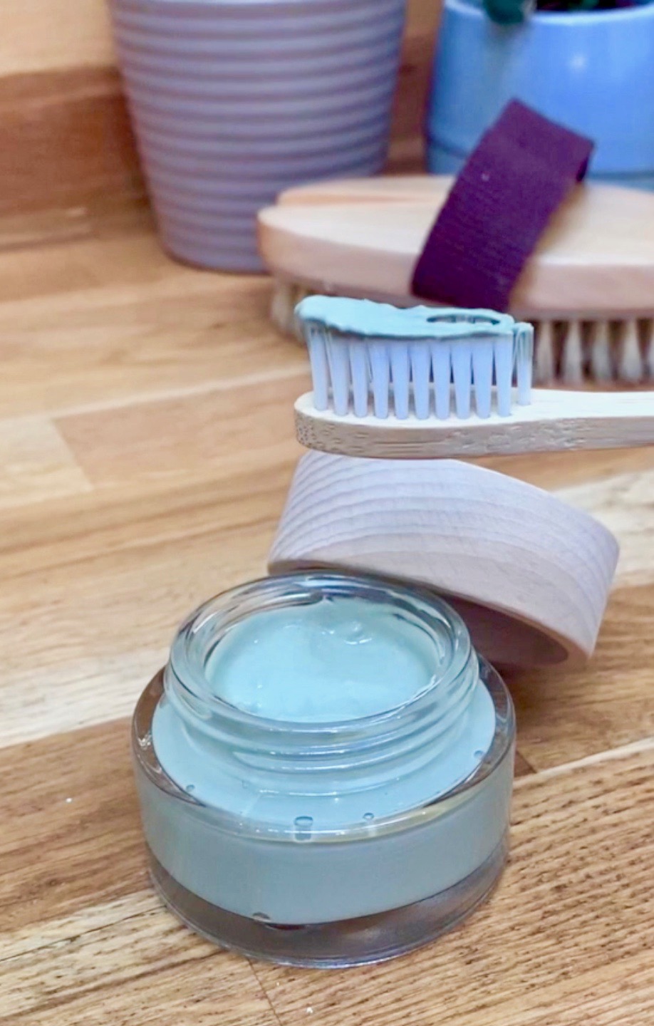 recettes cosmétique bio brosse à dents bambou bois dentifrice vert argile fait maison diy salle de bain produit hygiène - blog déco - clem atc