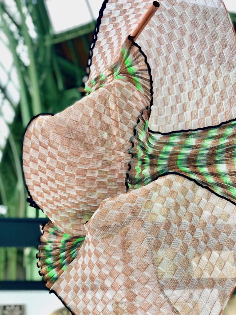 sculpture salon r4 révélations édition 2019 grand palais tube cuivre tricot