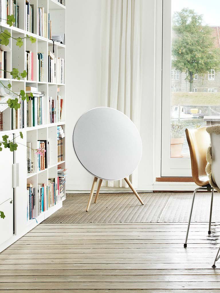 enceinte design bluetooth ronde circulaire pied bang & Olufsen A9 mk3 review