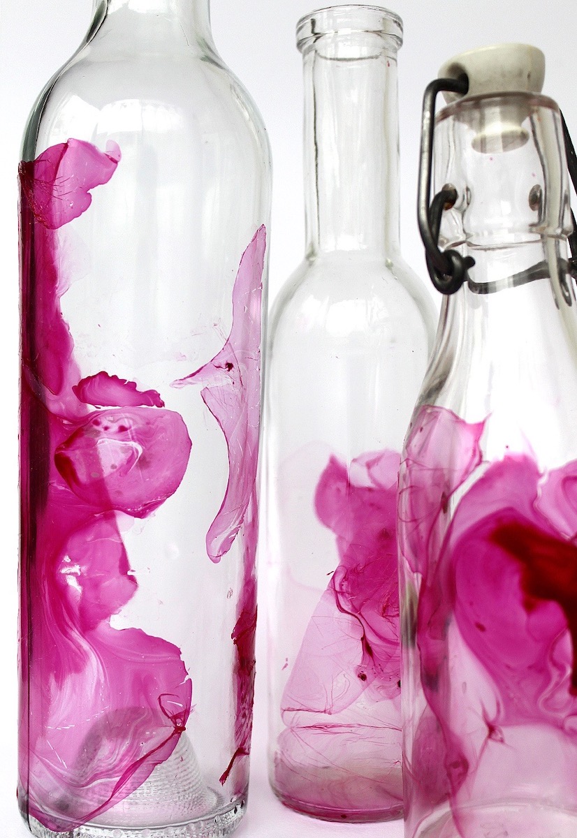 diy vernis à ongle décorer un vase ou une bouteille en verre vernis rose déco décoration intérieure