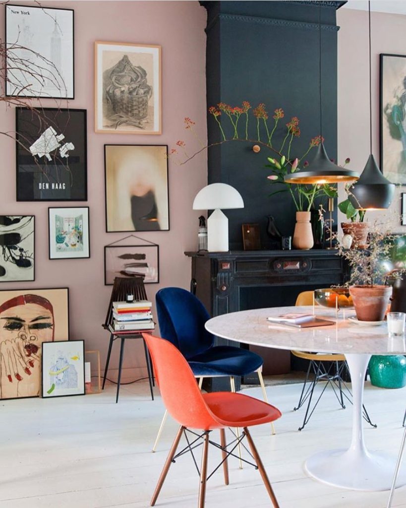 intérieur vintage décoration salle à manger table tulip marbre blanche ronde - blog déco - clemaroundthecorner