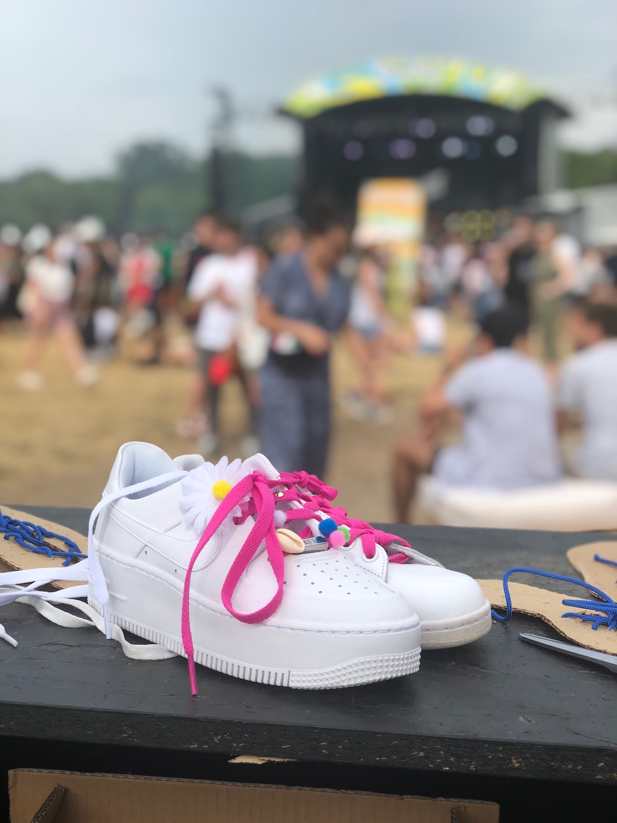 chaussure festival customiser concert basket tendance lacet rose deco clemaroundthecorner