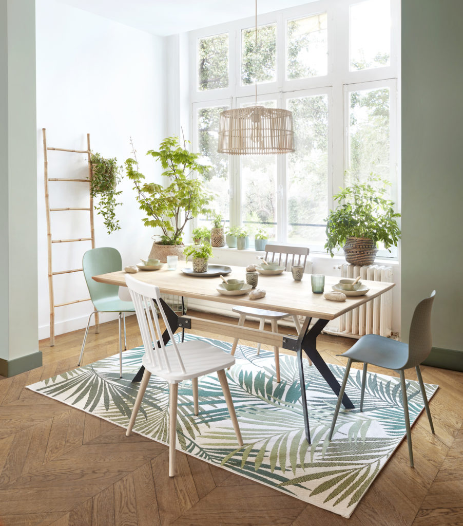 salle à manger urban jungle tapis palmier - blog deco clem around the corner