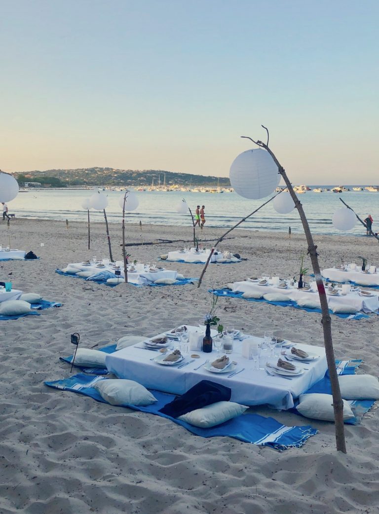 mariage sur la plage Corse pinarello diner sable palette