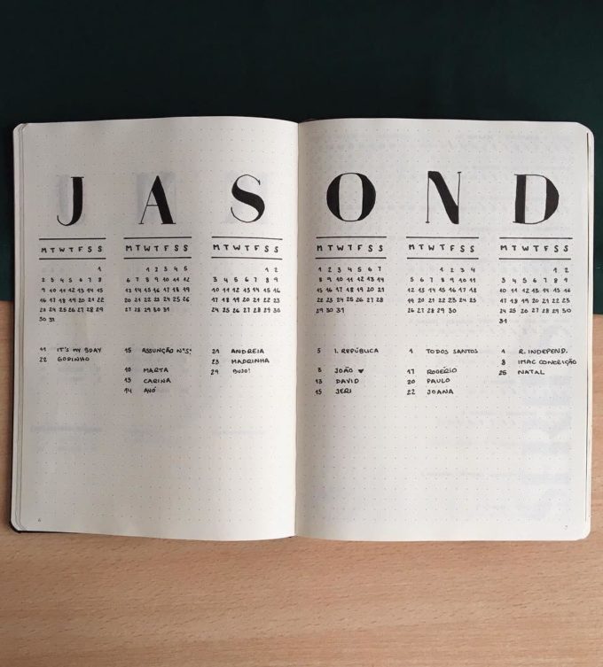 calendrier bujo design minimaliste noir et blanc idée pour débutant commencer un bullet journal diy tuto
