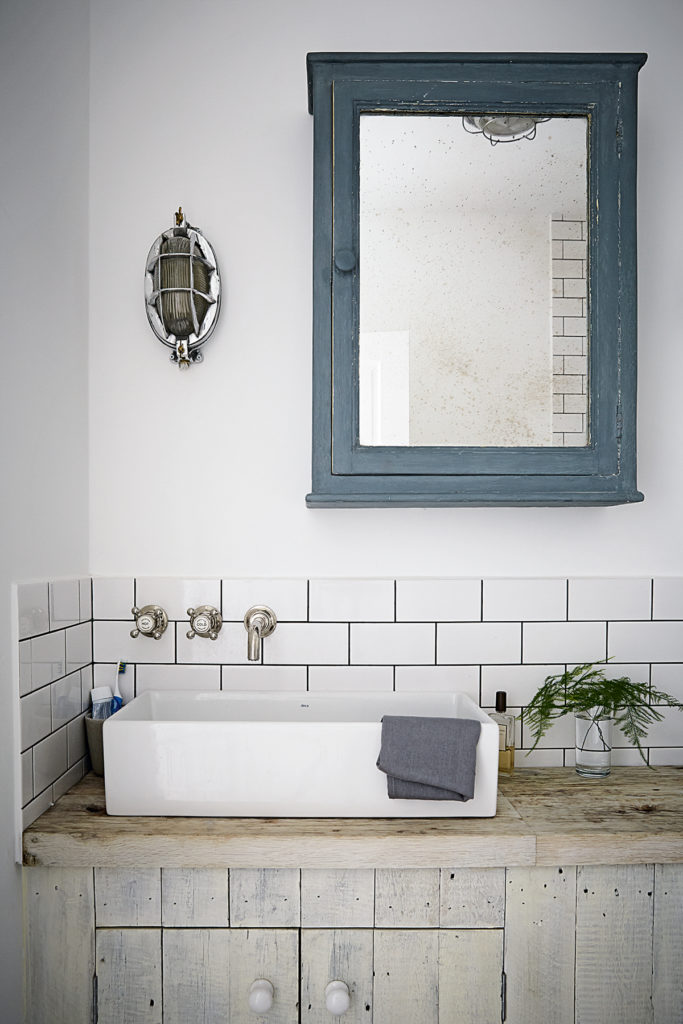 salle de bain vintage retro rustique - blog déco - clem around the corner