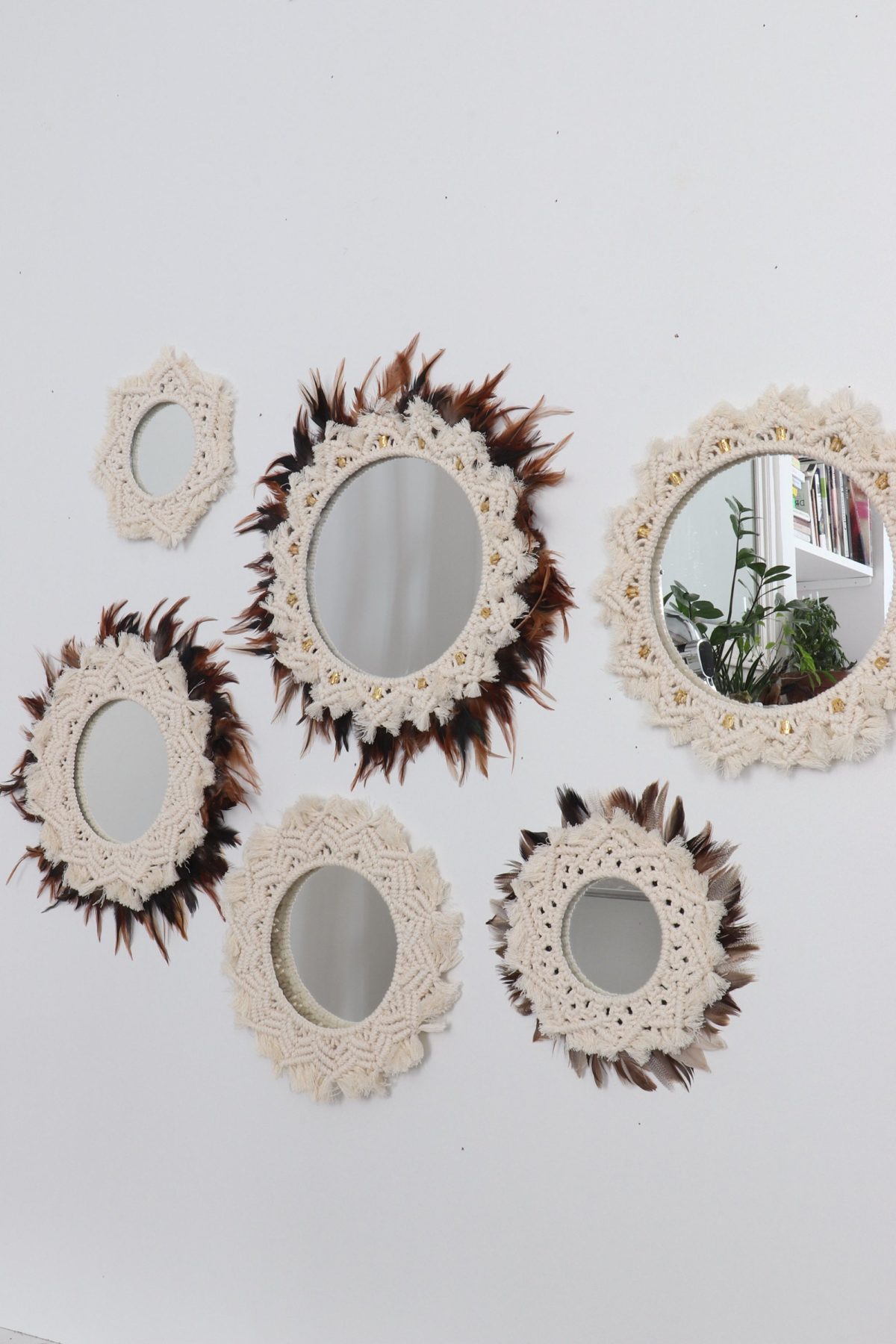 mur miroir macramé plume juju hat tendance de l'accumulation décoration murale
