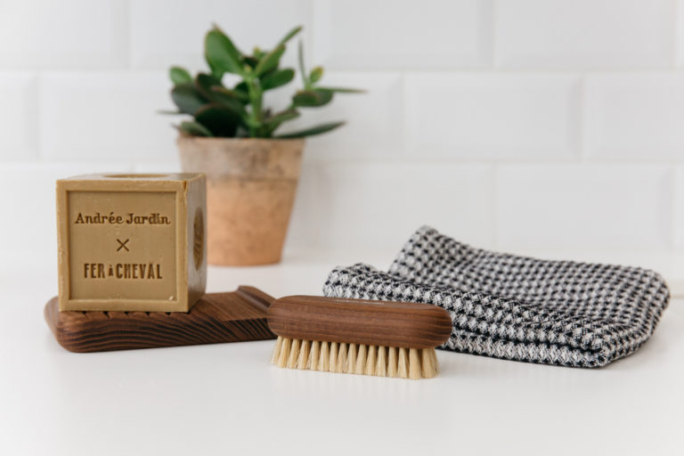 vrai savon de Marseille authentique écolo avis fer à cheval Andrée Jardin ingrédient test