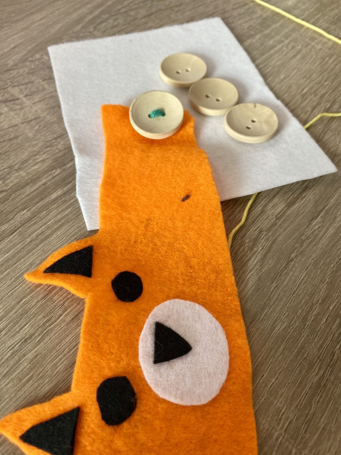 tutoriel initiation couture renard feutrine mug cosy personnalisé - blog déco diy