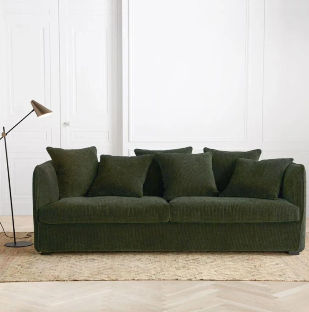 canapé vert velours côtelé liseuse tapis coussin laredoute - blog déco - clemaroundthecorner