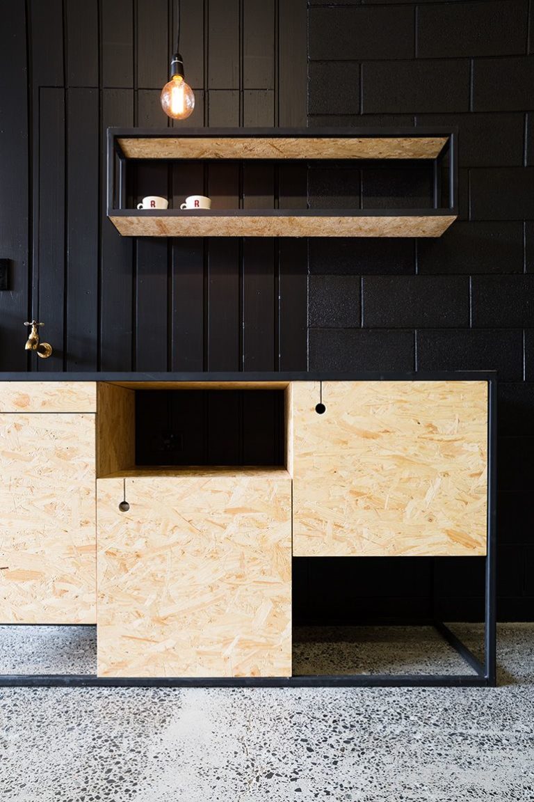 blog déco clemaroundthecorner bois lamé étagère métallique noire