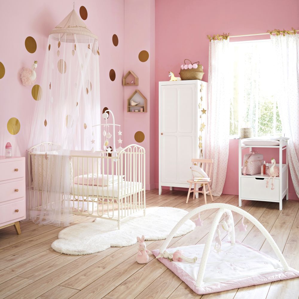 décoration parisienne chambre enfant fille rose blanc