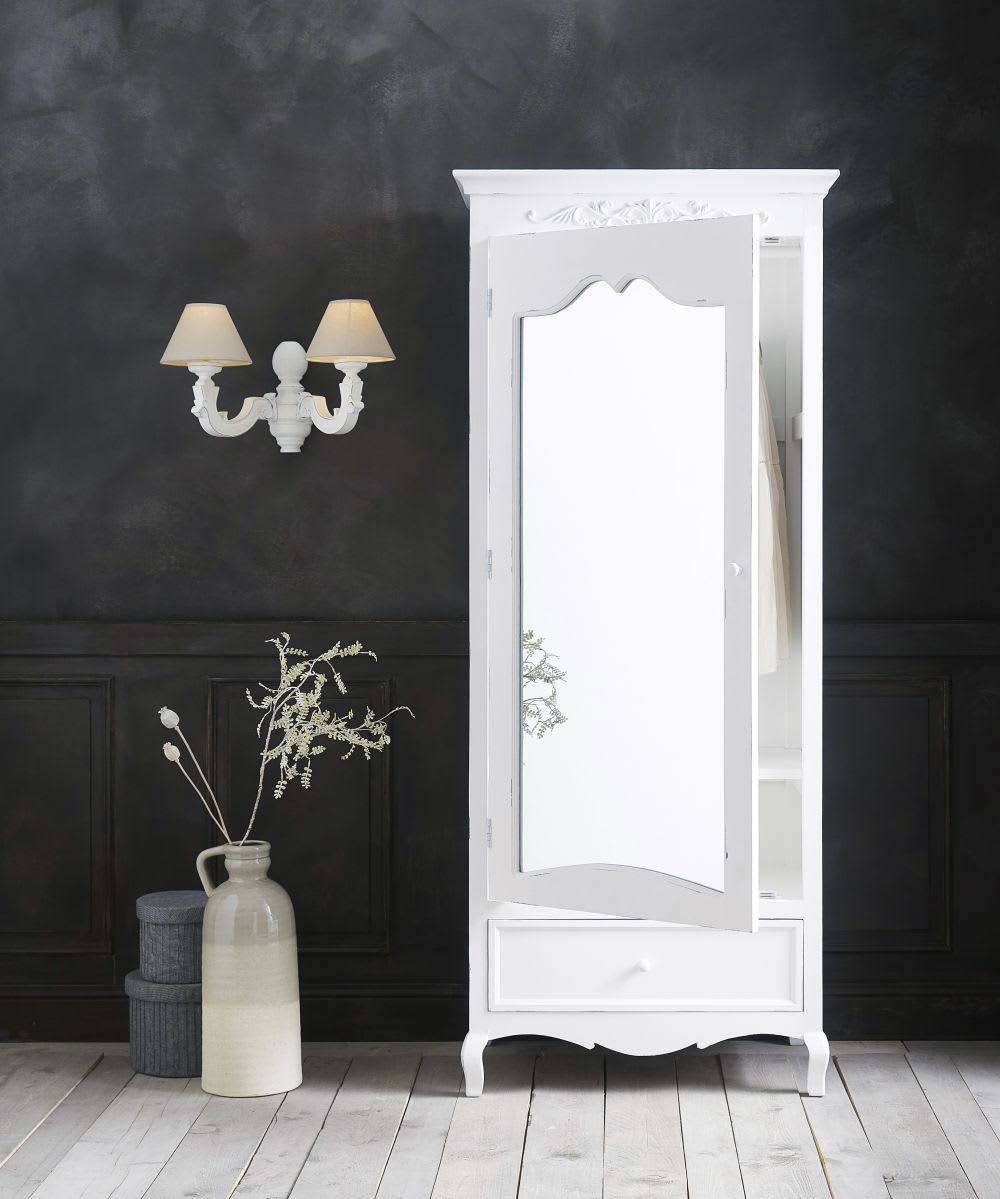 idée décoration parisienne meuble blanc moulures miroir mur noir sobre élégant