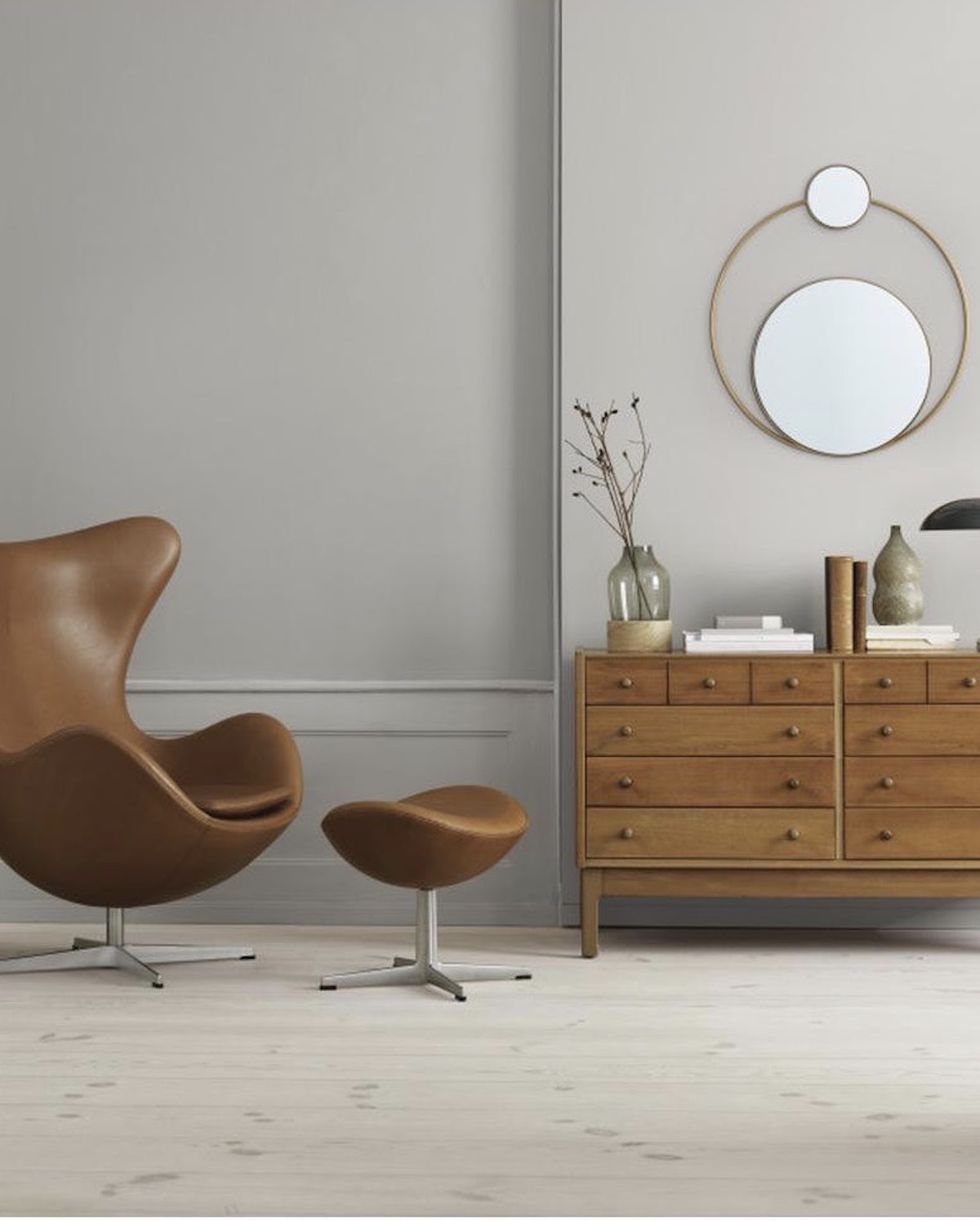 meubles tendance miroir rond or meuble bois fauteuil egg - blog déco - clemaroundthecorner