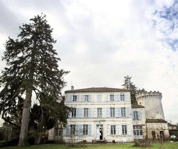 château charentais de Dirac rénovation maison hôte