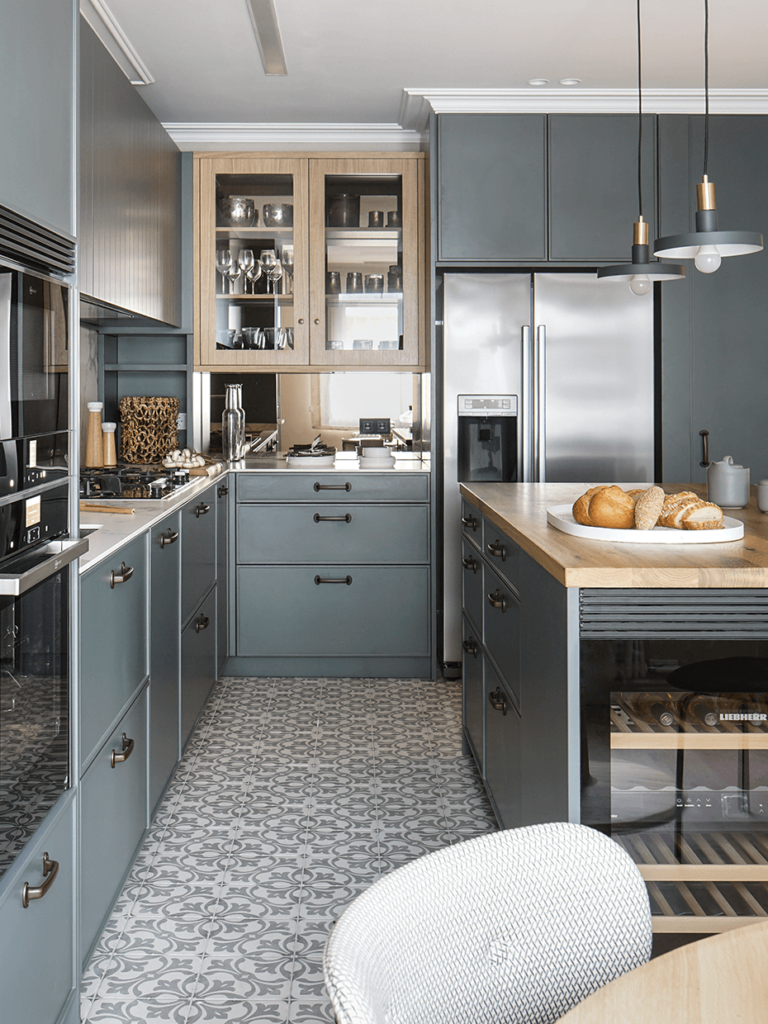 comment aménager cuisine Barcelone façon maison de campagne moderne