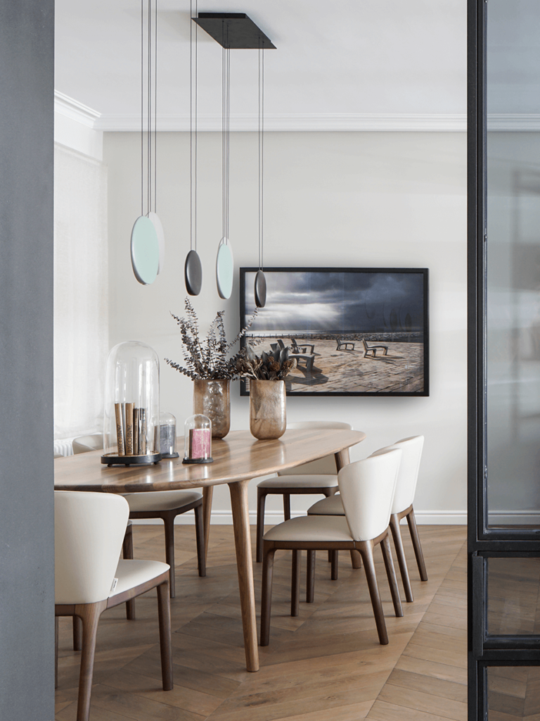 salle à manger table ovale néo art déco fifties bois foncé beige