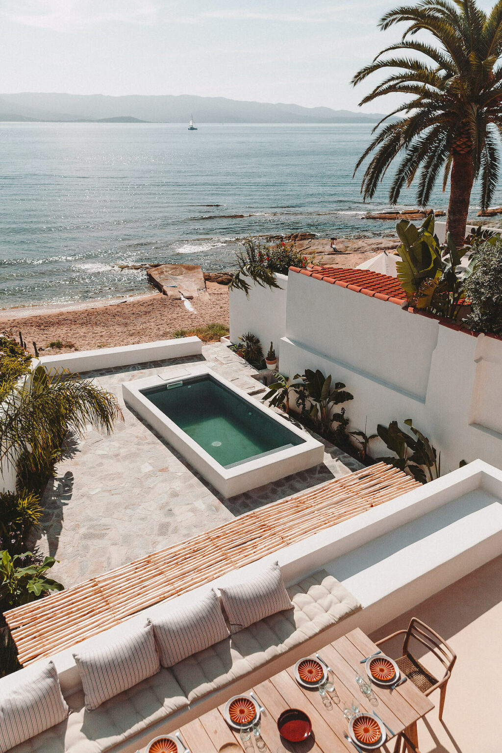 toit terrasse maison vacances Ajaccio Corse piscine face mer villa - blog décoration