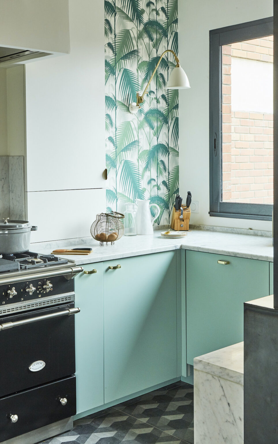 cuisine vert menthe pastel four noir rétro - blog déco - clem around the corner
