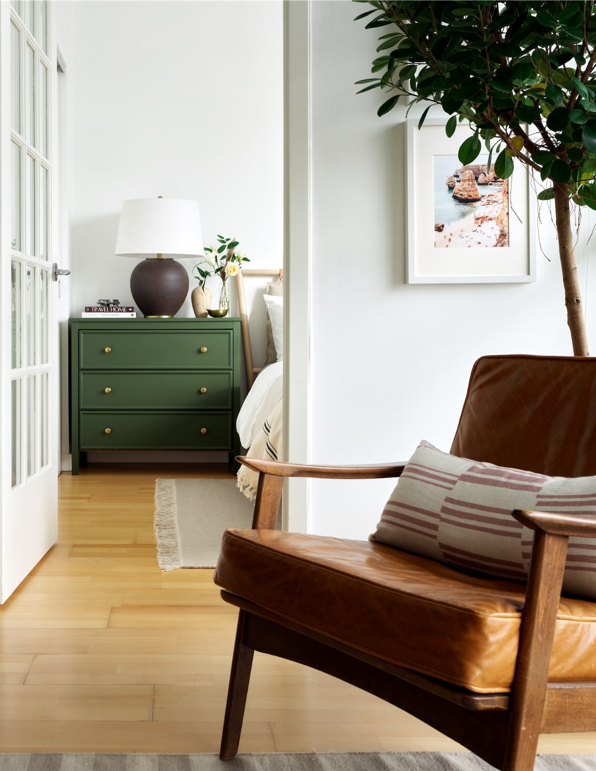 décoration vert laiton ocre bois scandinave salon chambre citronnier intérieur arbuste