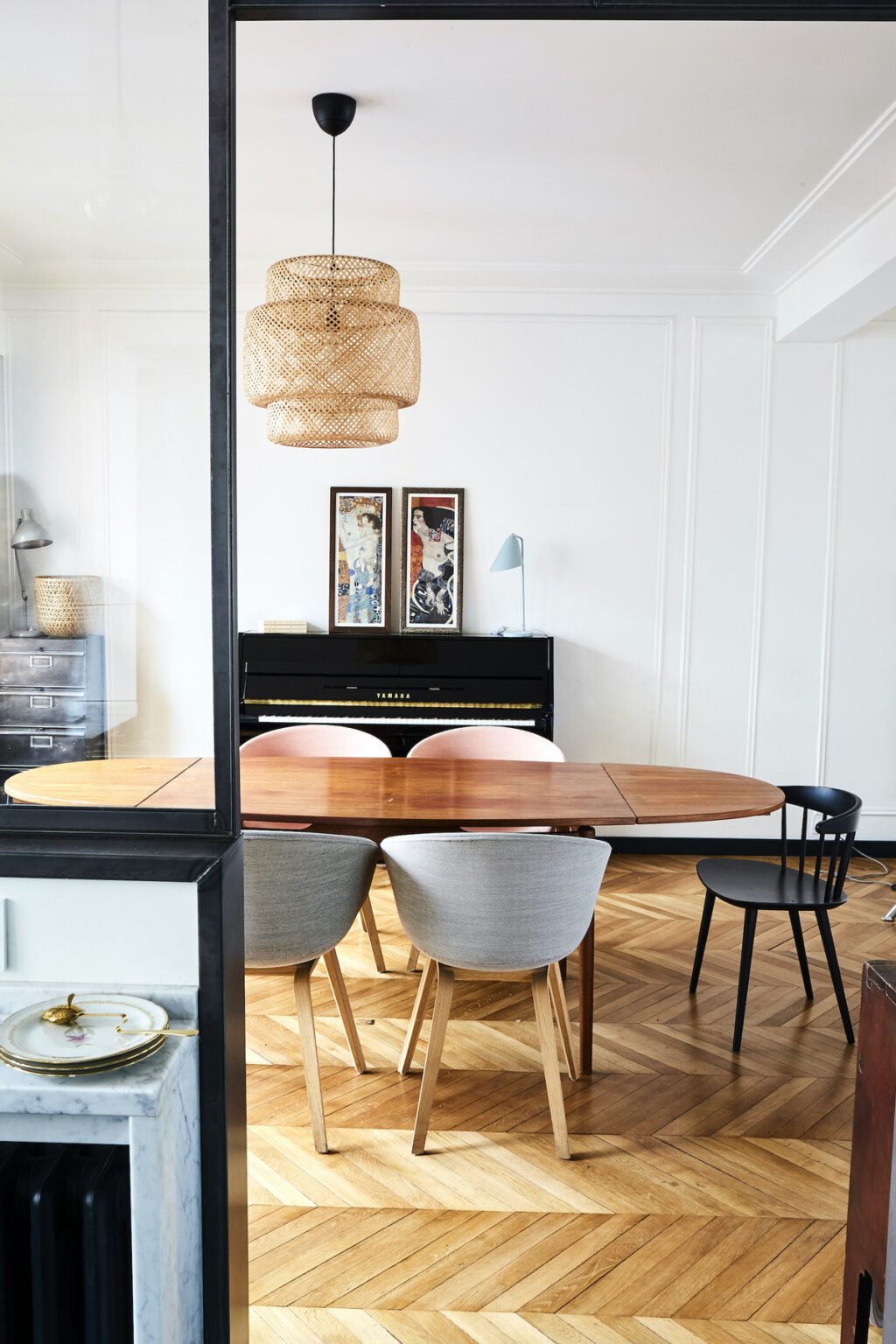 salle à manger design rétro table ovale bois massif rallonge