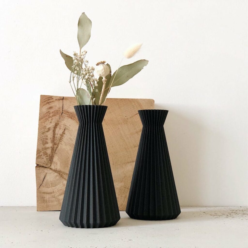 vase noir fleurs séchées bois original origami dans la déco