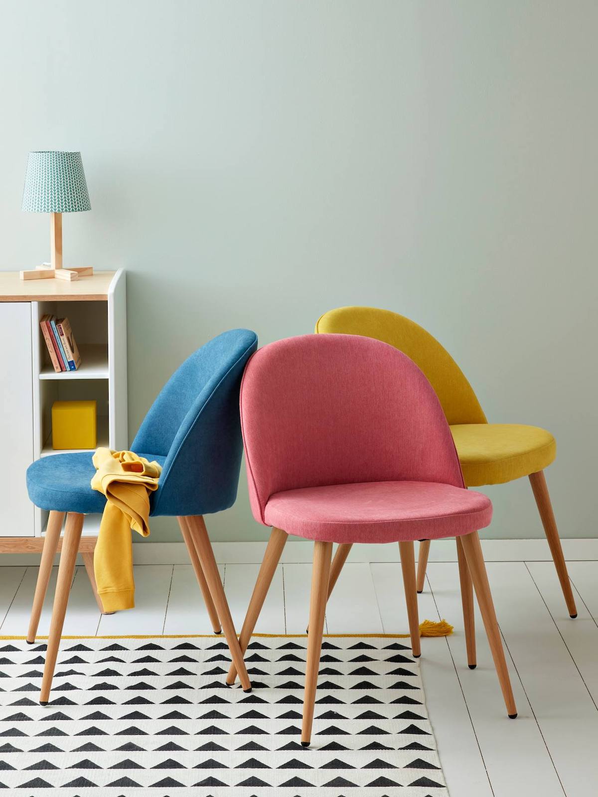 chaise fauteuil bureau scandinave rose jaune bleu enfant pied bois tissu