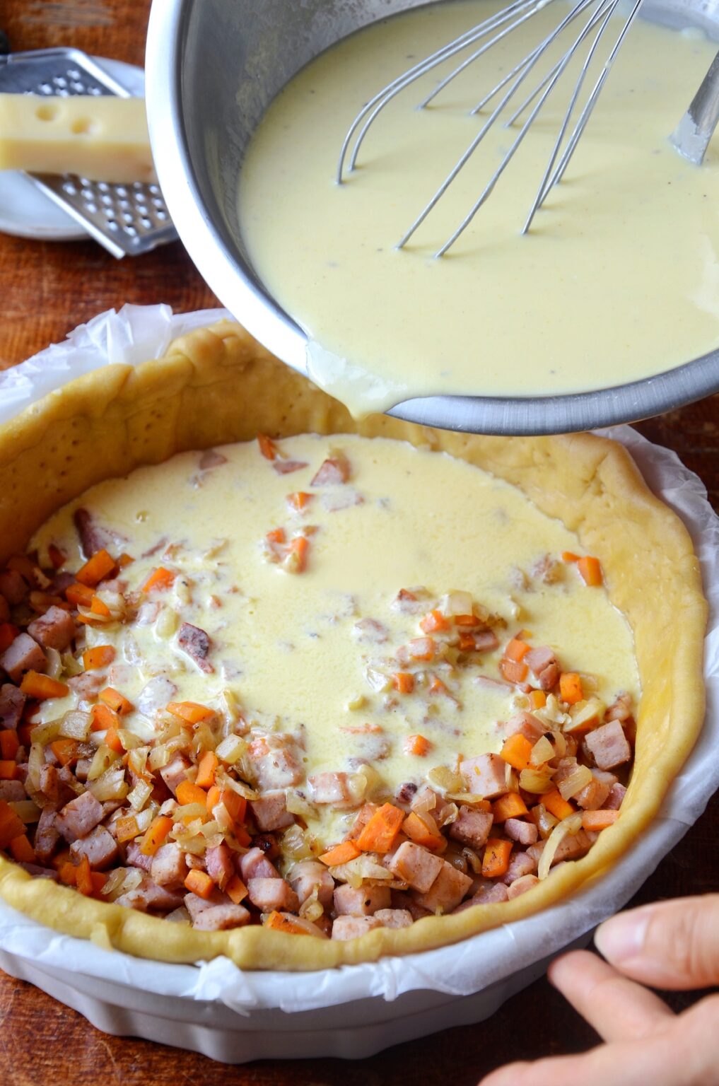 recette quiche lorraine épaisse et moelleuse jambon lardon oignon carotte