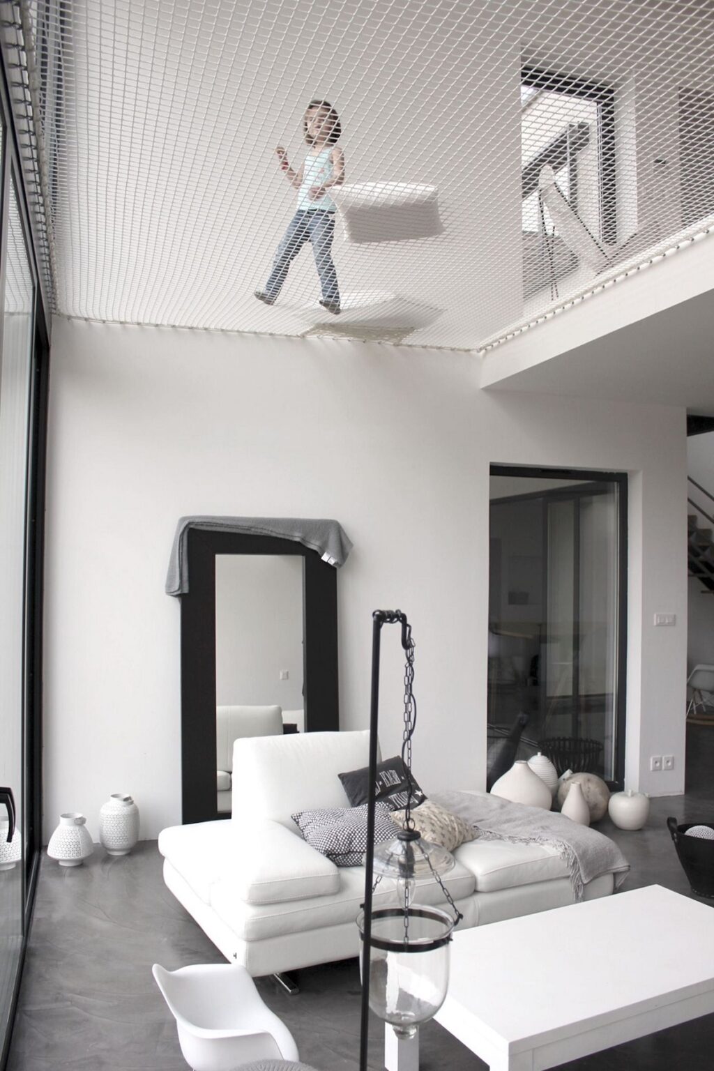 salon séjour trampoline d habitation enfant jeu - blog déco - clematc