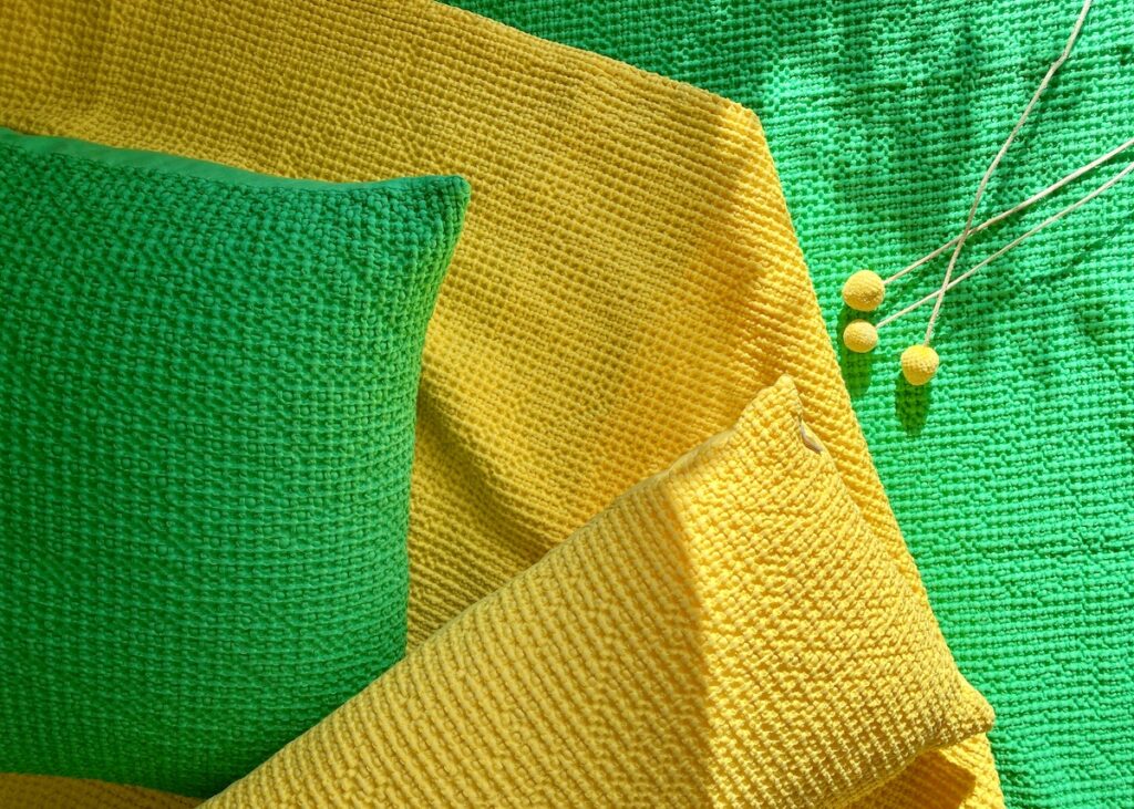 terrasse colorée plaid coton - blog déco - clem around the corner