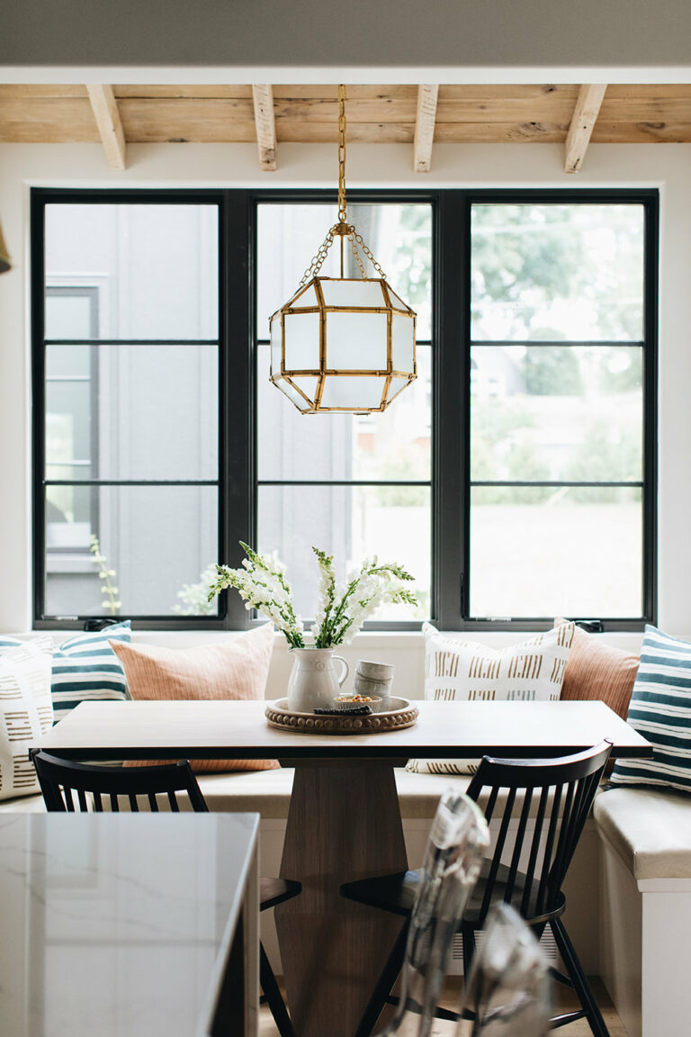 installer salle à manger fenêtre banquette - blog déco clem around the corner
