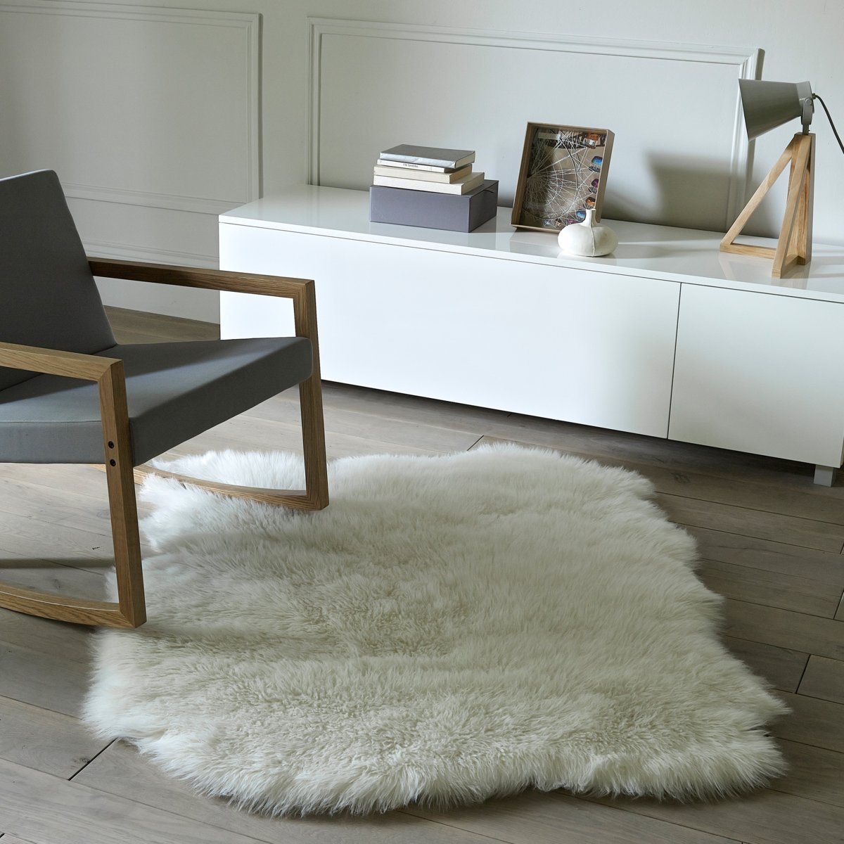 tapis fausse fourrure ambiance cocooning hiver meuble scandinave - blog déco - clemaroundthecorner