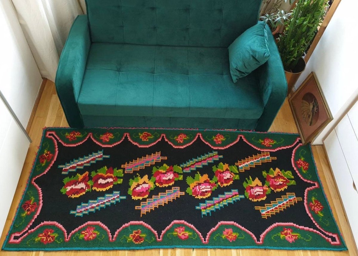 tapis moldave motif fleur coloré traditionnel artisanal