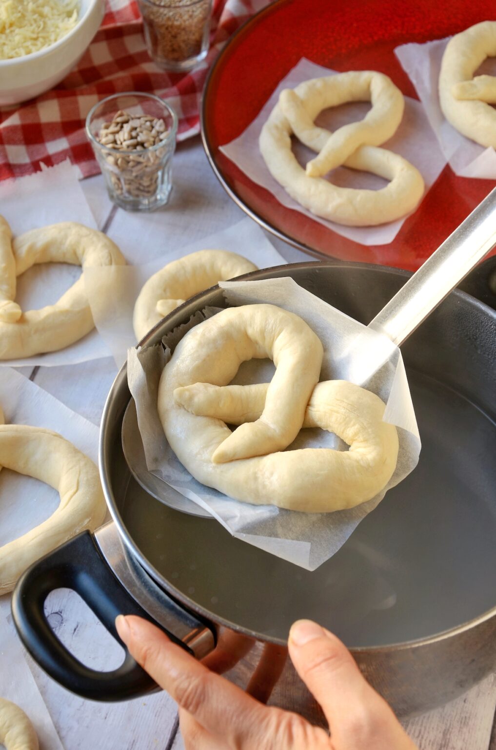 astuce cuisson petit pain salé pochage eau bicarbonate de soude technique