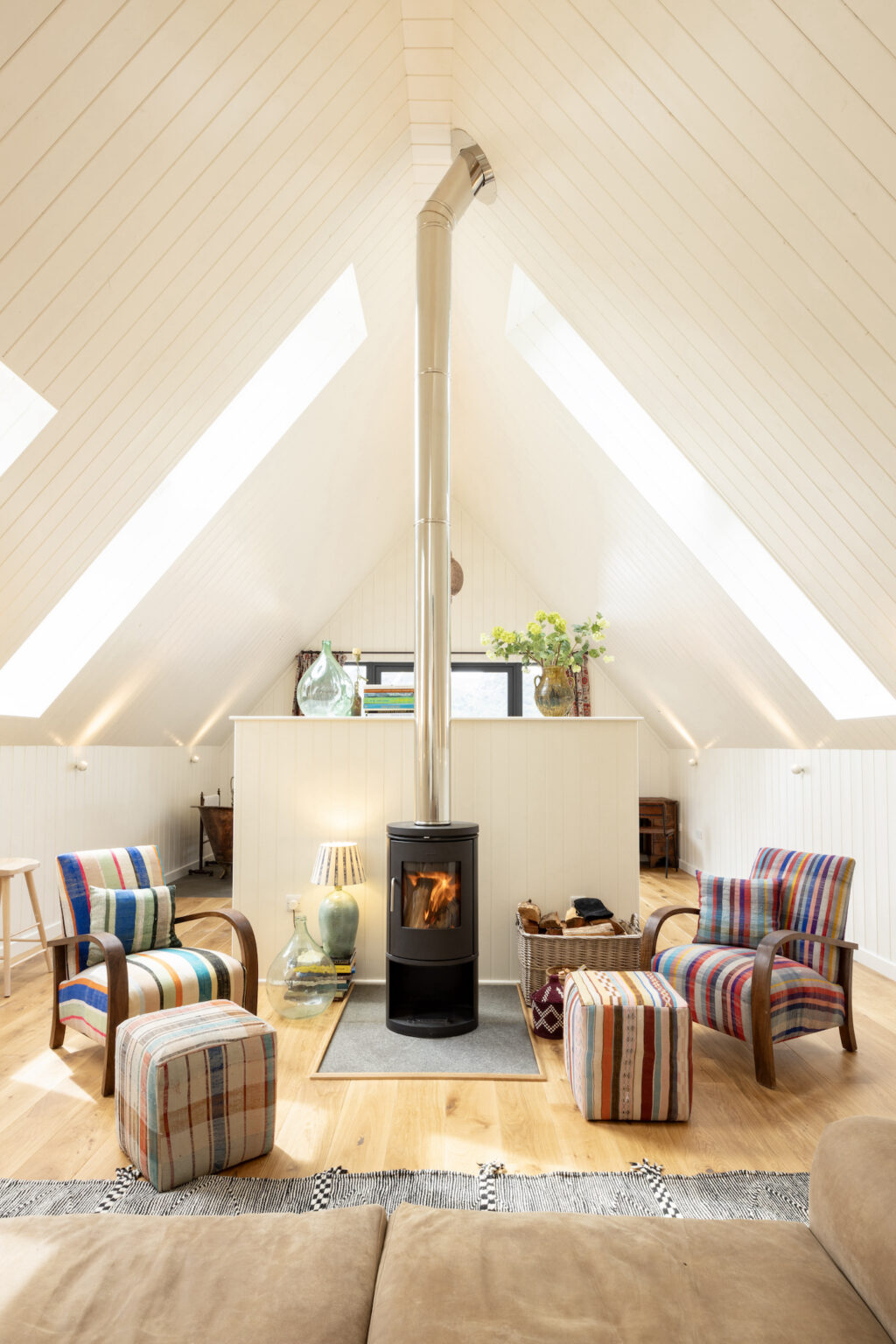cottage Écosse maison bois blanc Eilean Shona