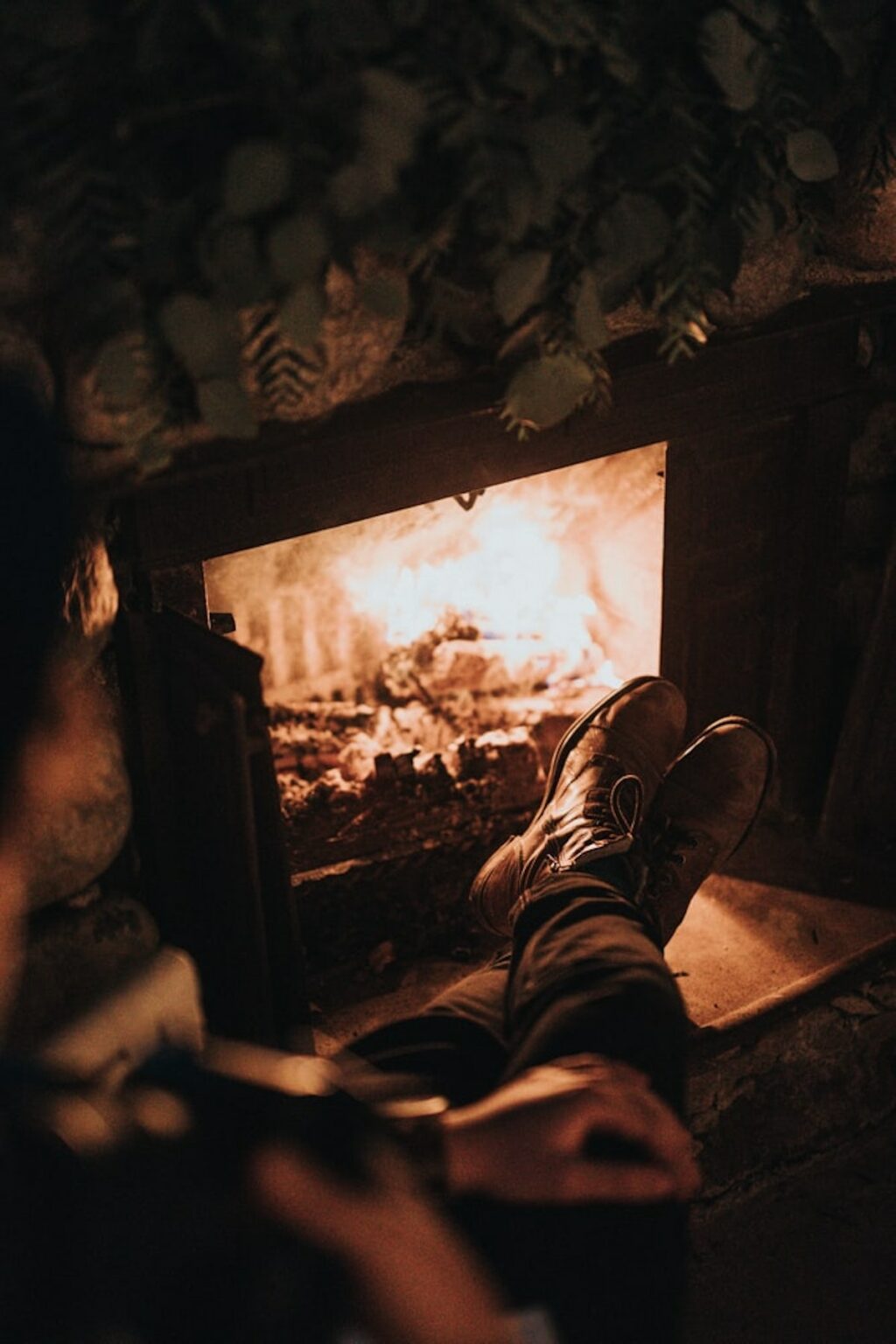 feu cheminée bûche compressée chauffage hiver - blog déco - clematc