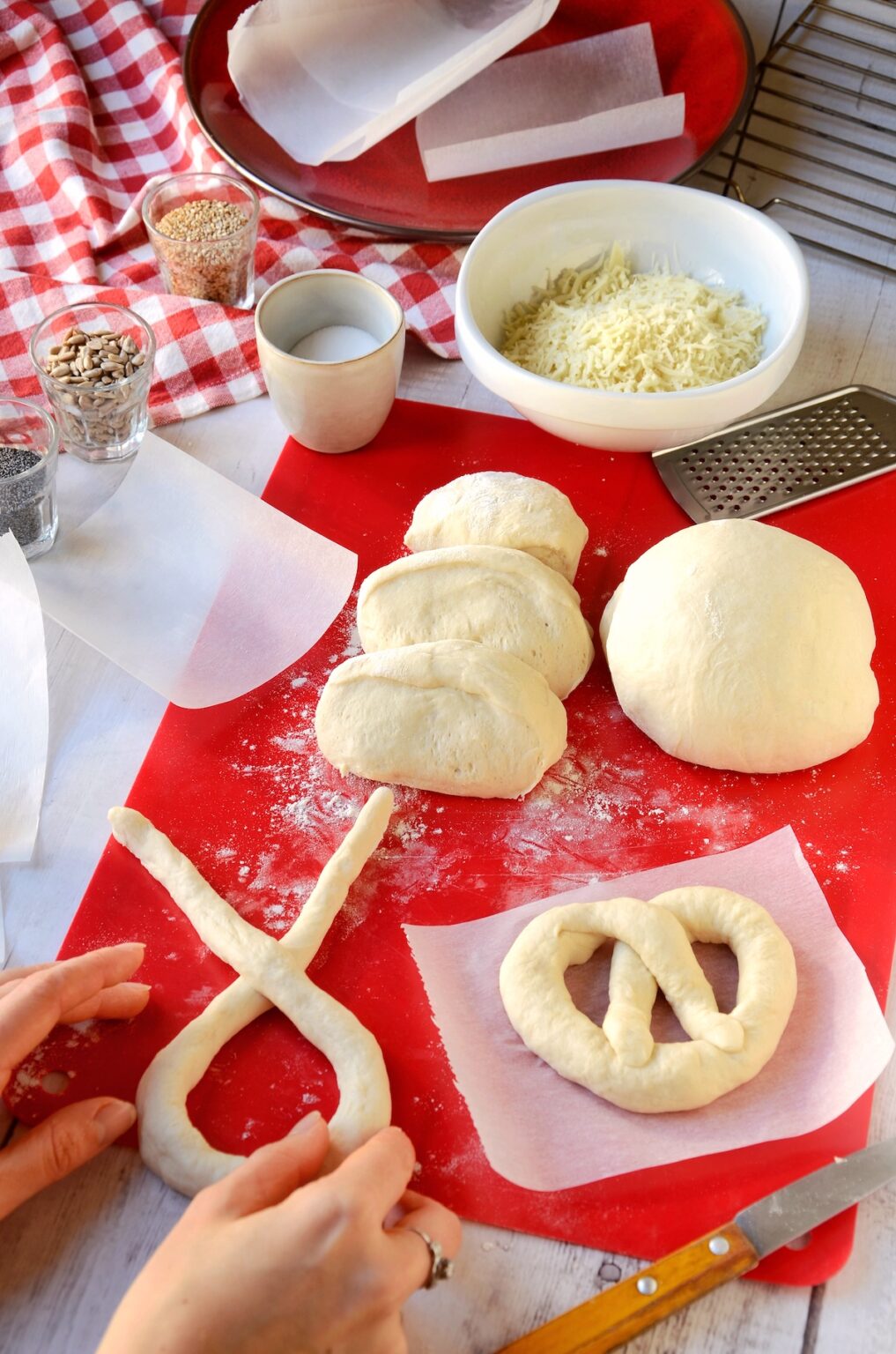 pas à pas faire Bretzel alsacien facile sans robot