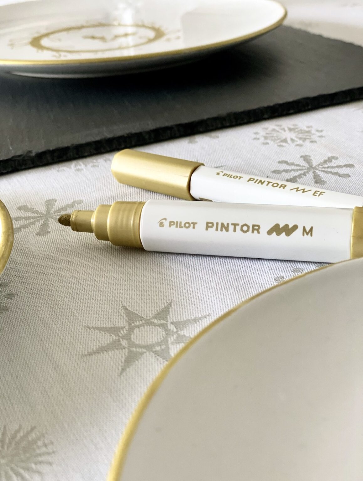 avis feutre peinture doré pilot pintor déco table de Noël 2020
