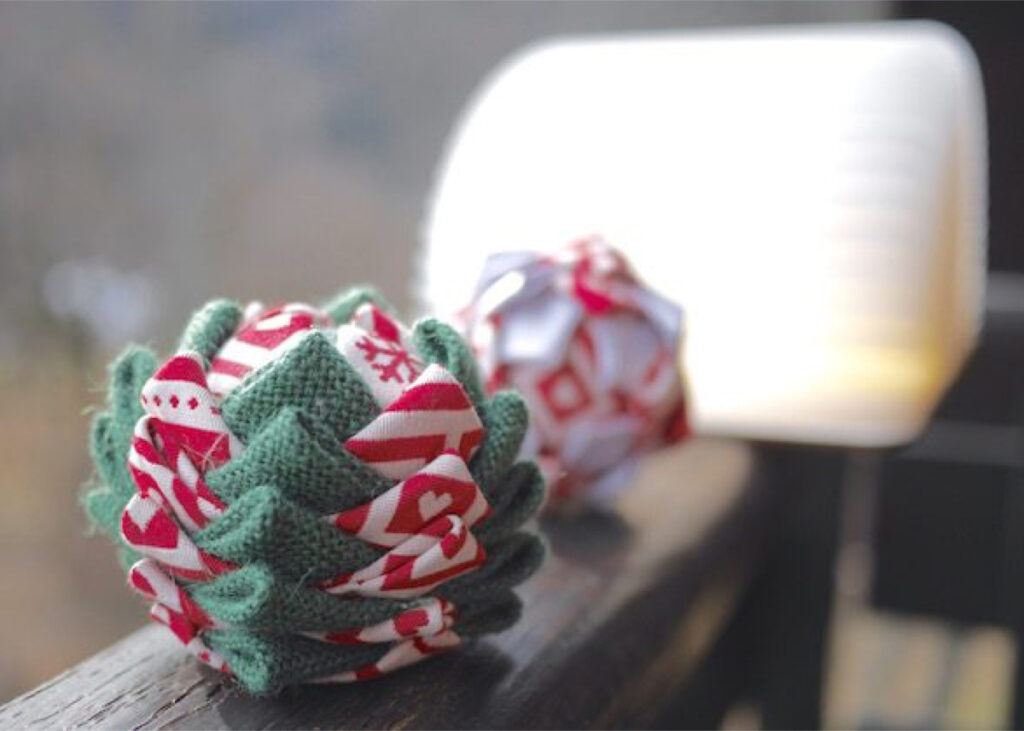 boule de Noël décoration polystyrene - blog déco - clem around the corner