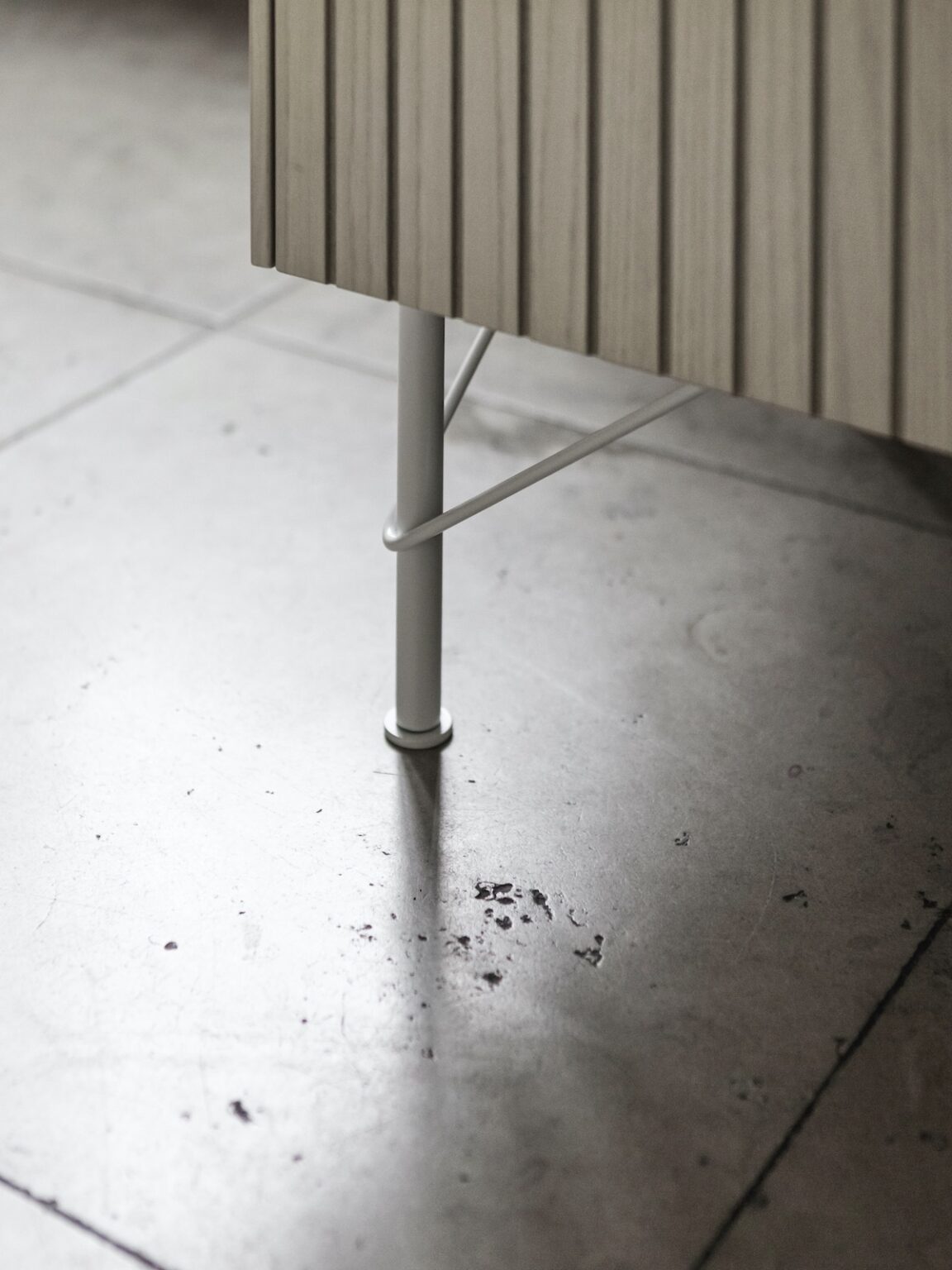 changer pied meuble ikea portes cuisine bois naturel métal