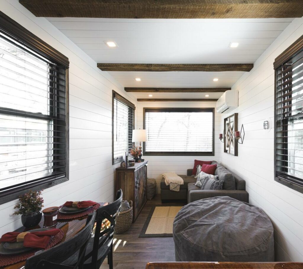 salon en longueur maison ancien conteneur rétro américain agencement idée déco