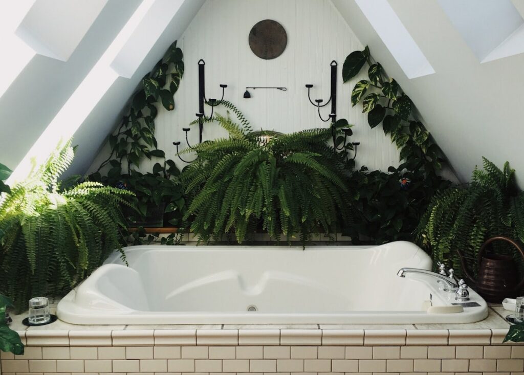 salle de bain thème nature urban jungle combles aménagées