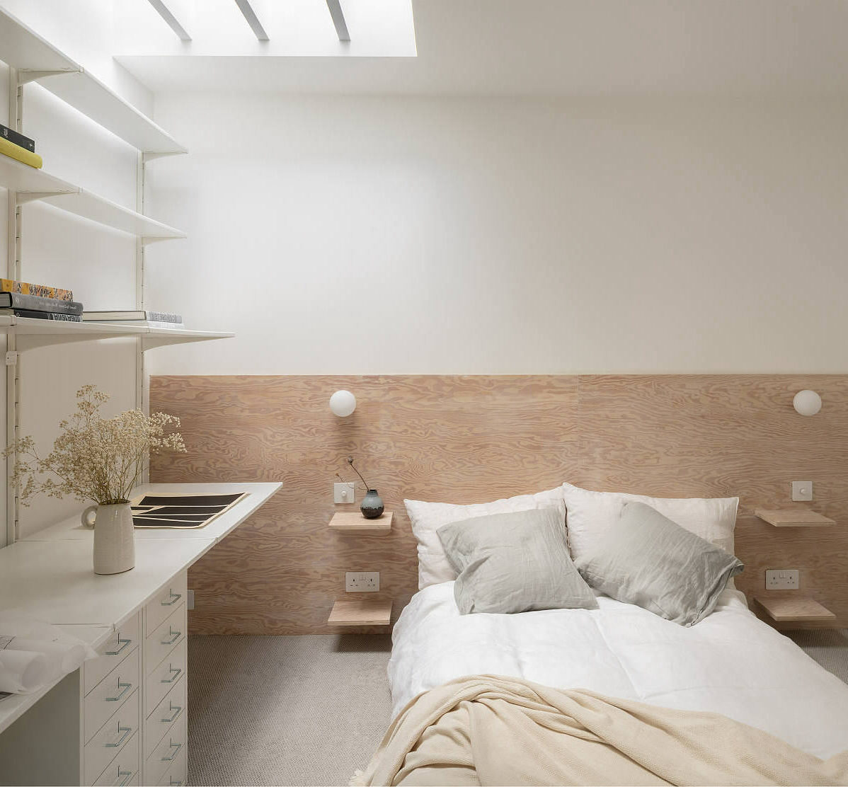 chambre tête de lit panneau bois minimaliste épurée