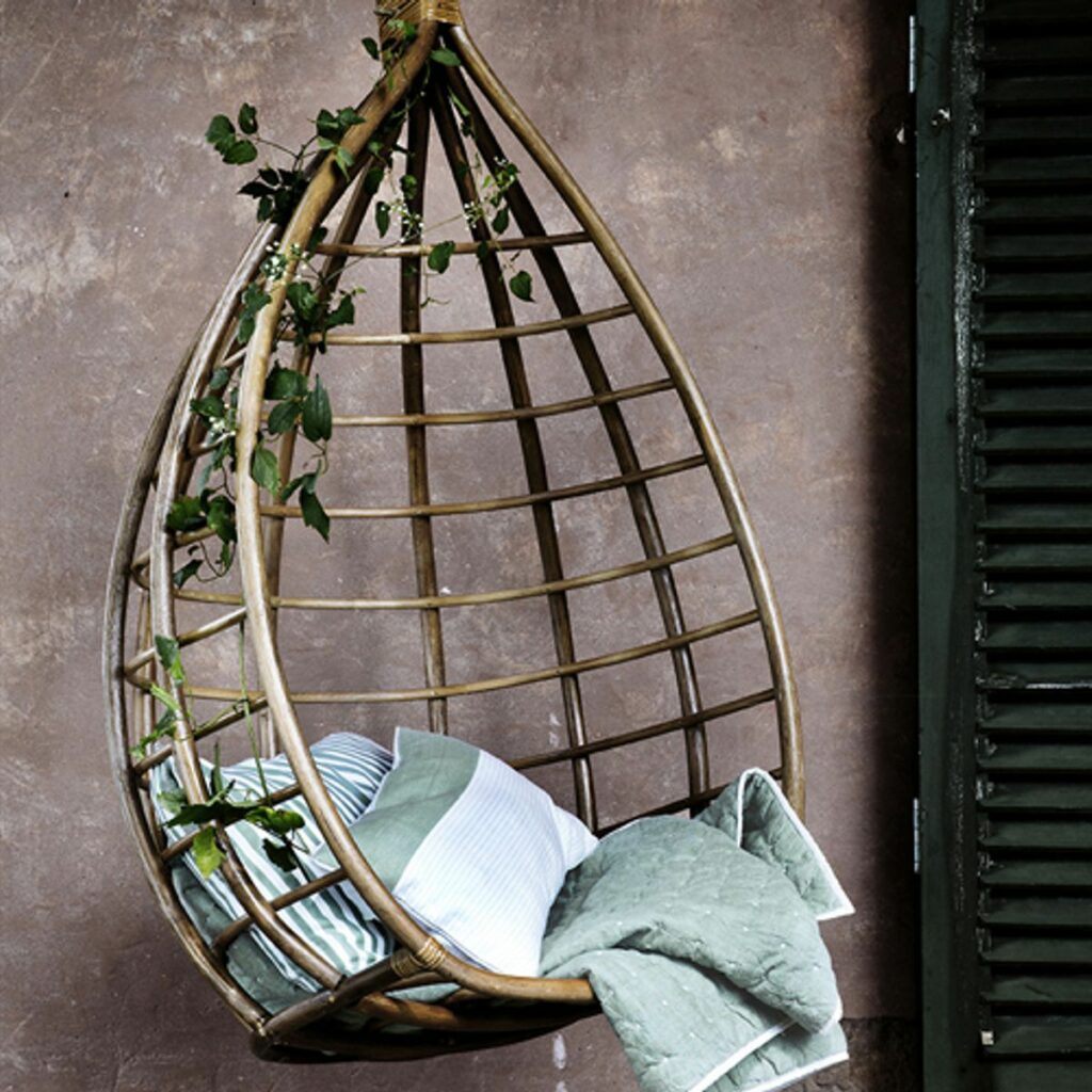 balancelle rotin suspendu jardin terrasse style bohème scandinave