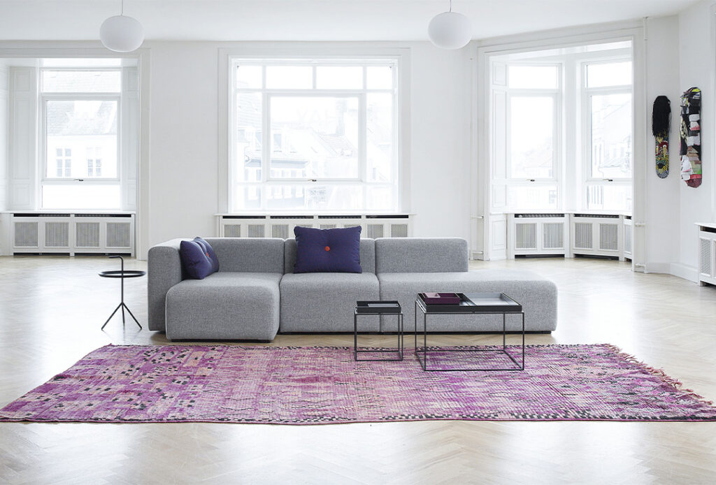 Comment bien positionner son canapé dans son salon grand immense double