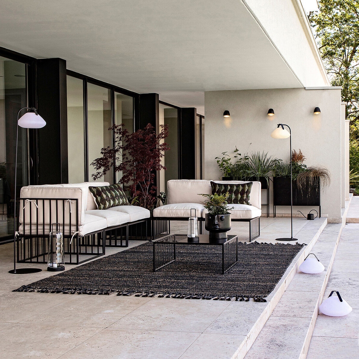 fauteuil moderne extérieur terrasse design structure acier blanc