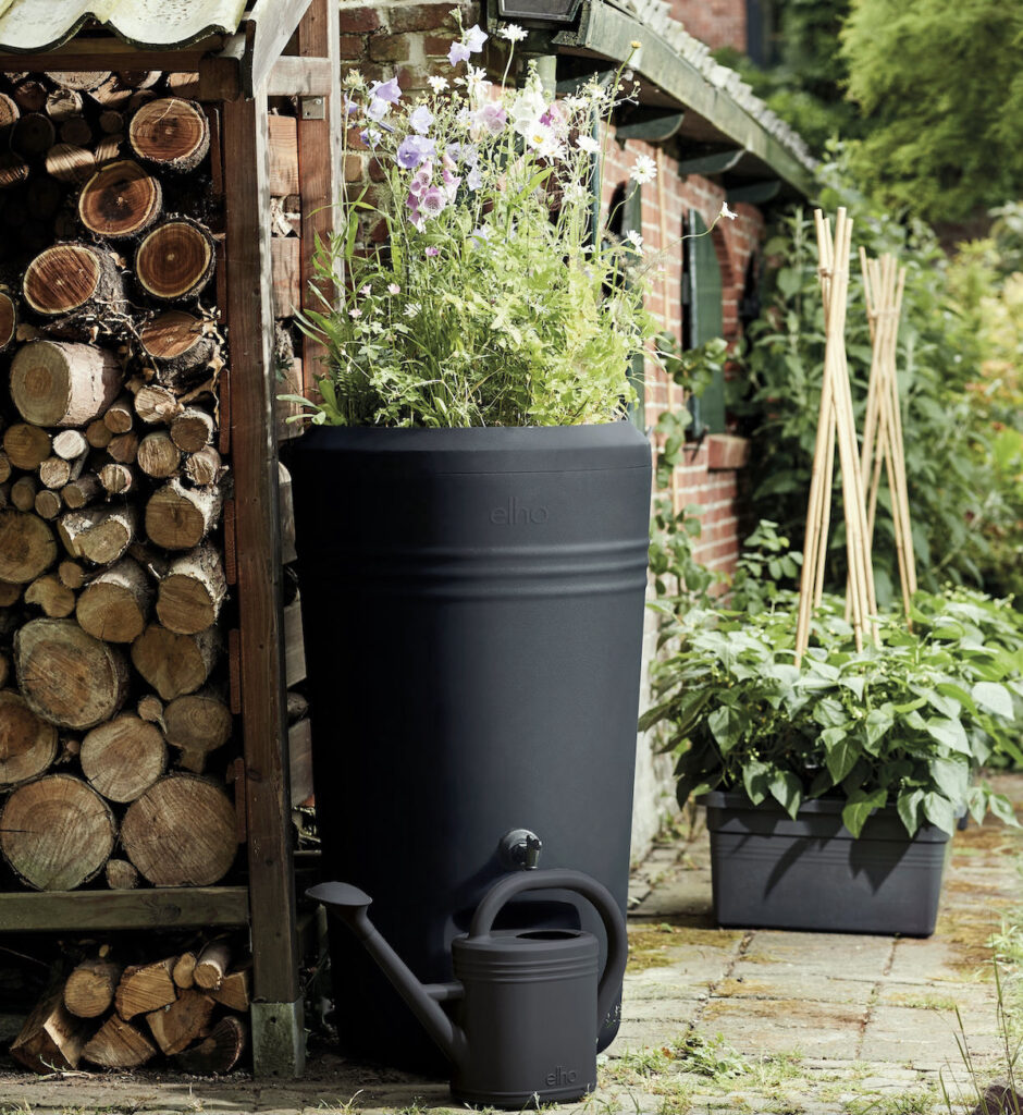 pot fleur récupérateur eau tuyau évacuation gouttière