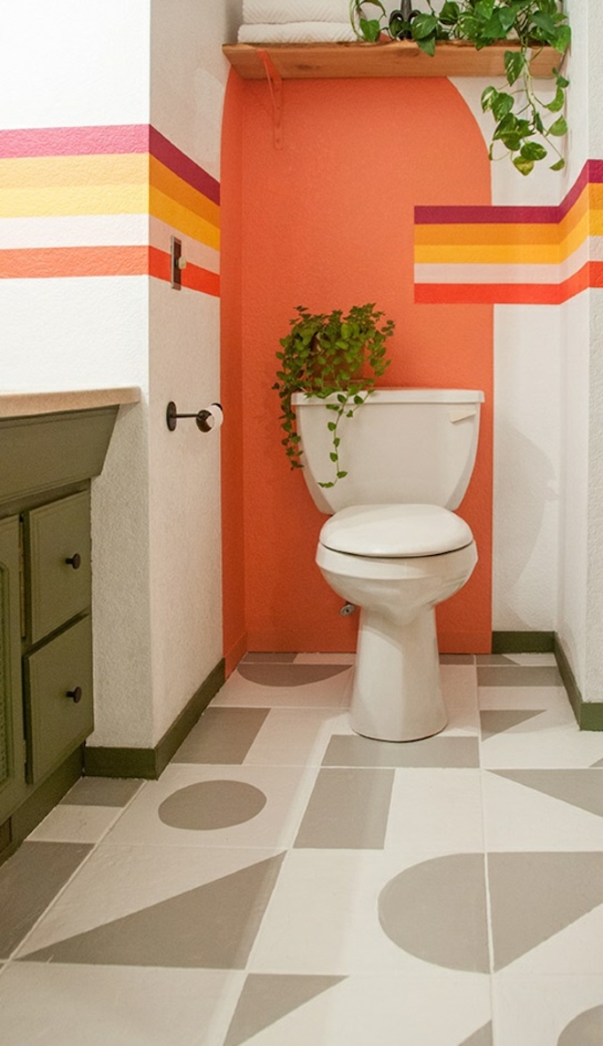 salle de bain rose saumon corail sol gros blanc