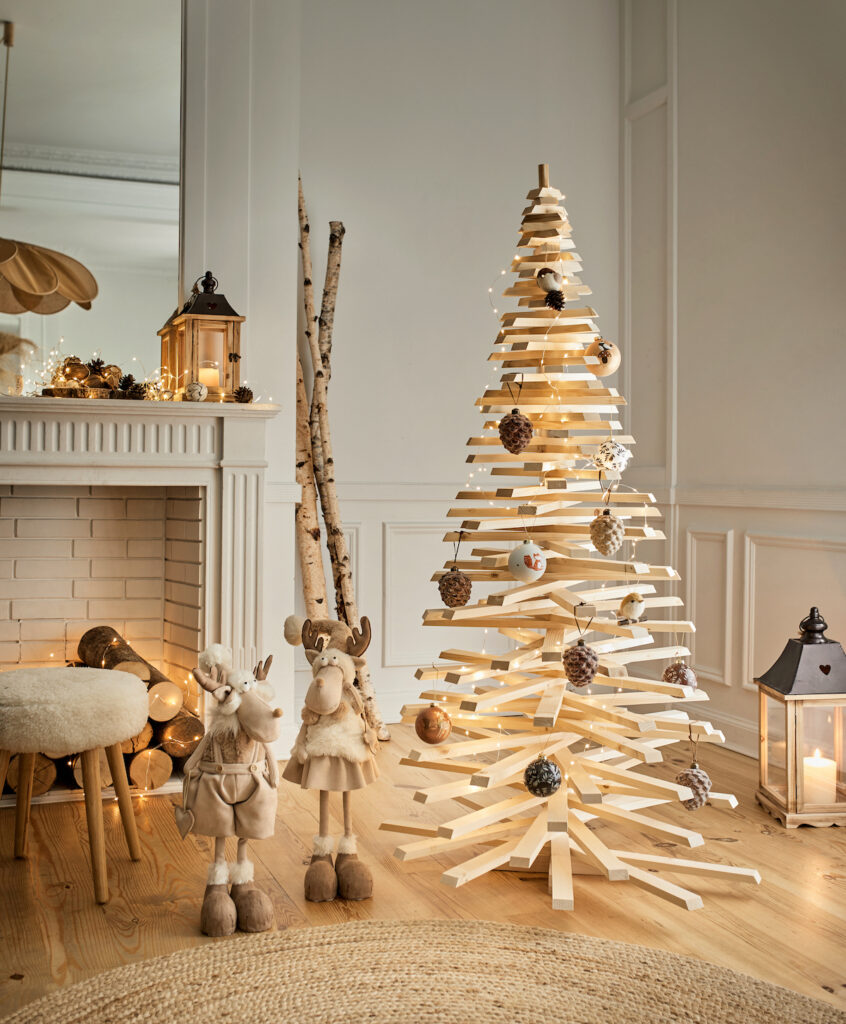 Sapin de Noël fait maison tasseaux recup - blog déco - clem around the corner